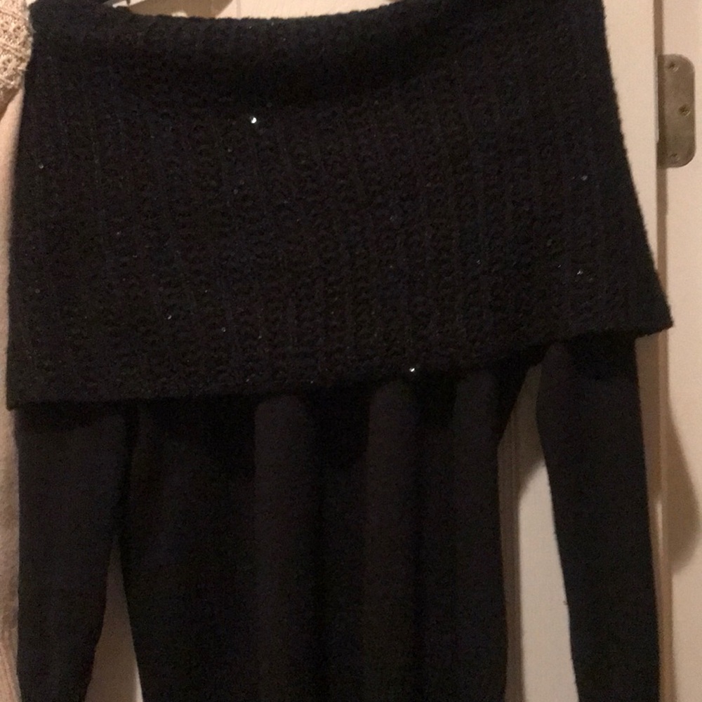 Sweaters - Picture 2 of 3